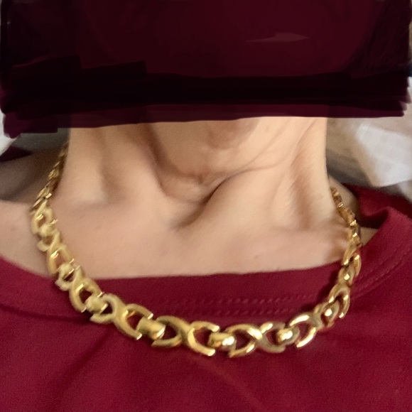 Monet Gold tone Link 18" Necklace ~ Bold Statement Piece ~ Vintage 5/8" Wide - Picture 2 of 3
